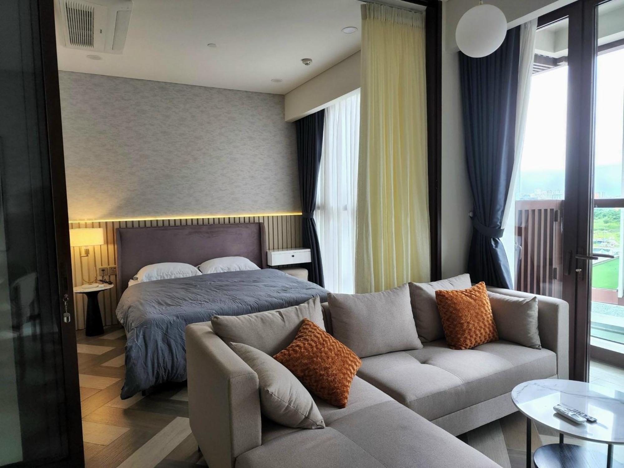 The Crest-Central Saigon Riverside -Free Pool-Gym-Sauna Room-Yoga Room Ho Chi Minh City Exterior photo